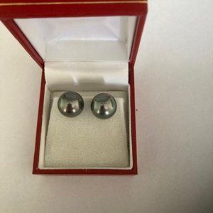 Black Pearl Earrings set in 14K